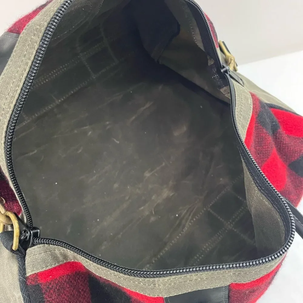 FROST RIVER IMOUT DUFFLE BAG CARRY ON - RED PLAID 39 L